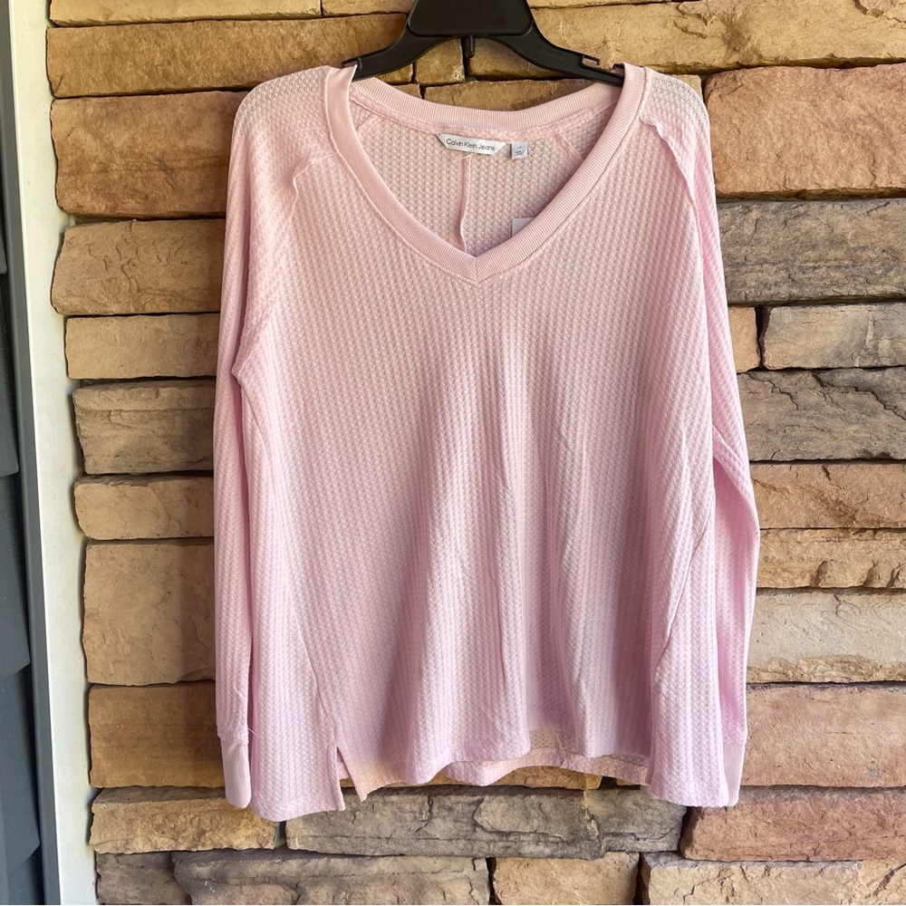 Calvin Klein pink long sleeve v-neck top NWT Large